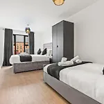 Modern Cosy 1-Bed, Sleeps 6, Central, Netflix
