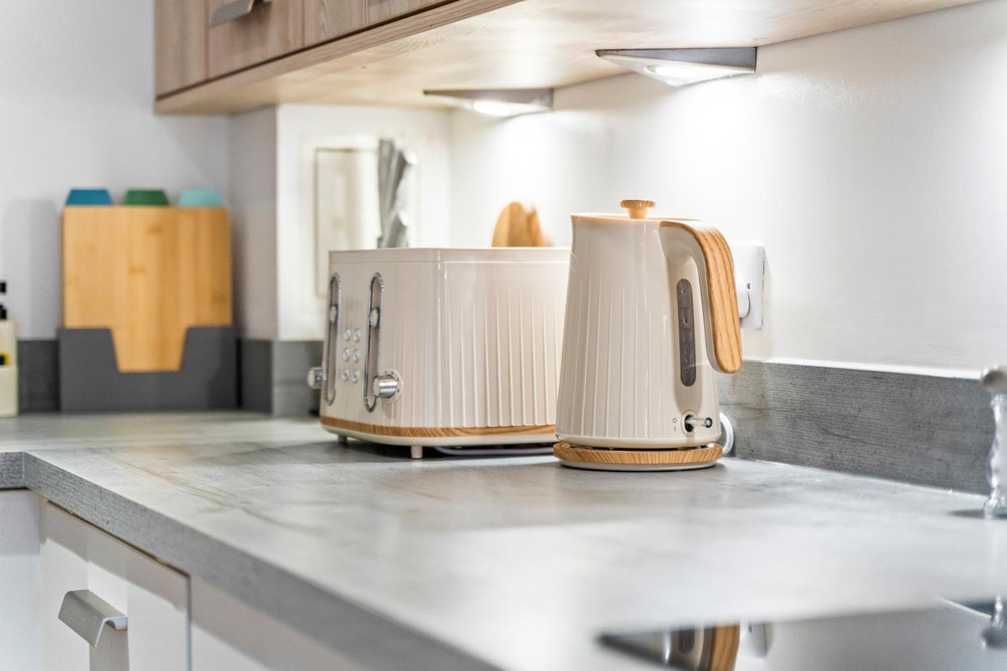 Apartment Modern Cosy 1-bed, Sleeps 6, Central, Netflix