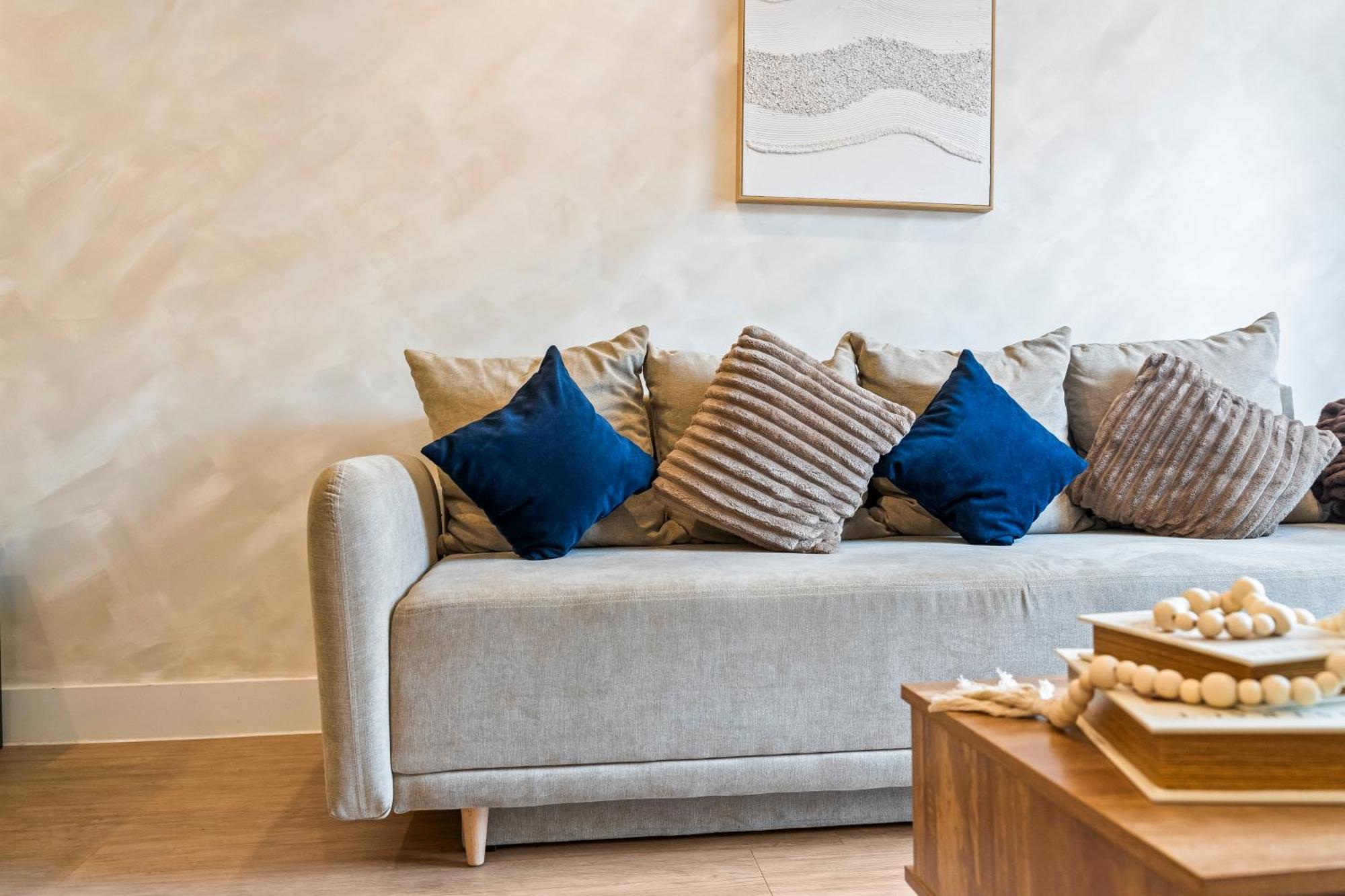 Modern Cosy 1-bed, Sleeps 6, Central, Netflix Apartment *