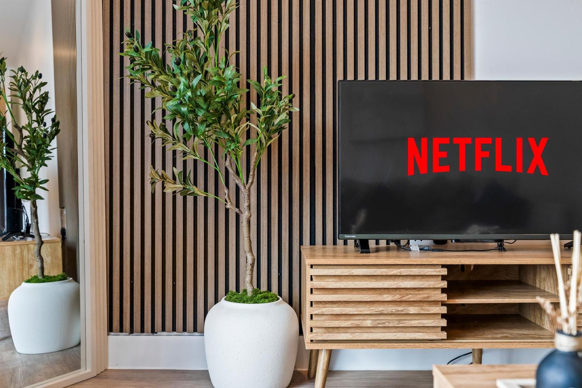 Modern Cosy 1-bed, Sleeps 6, Central, Netflix *