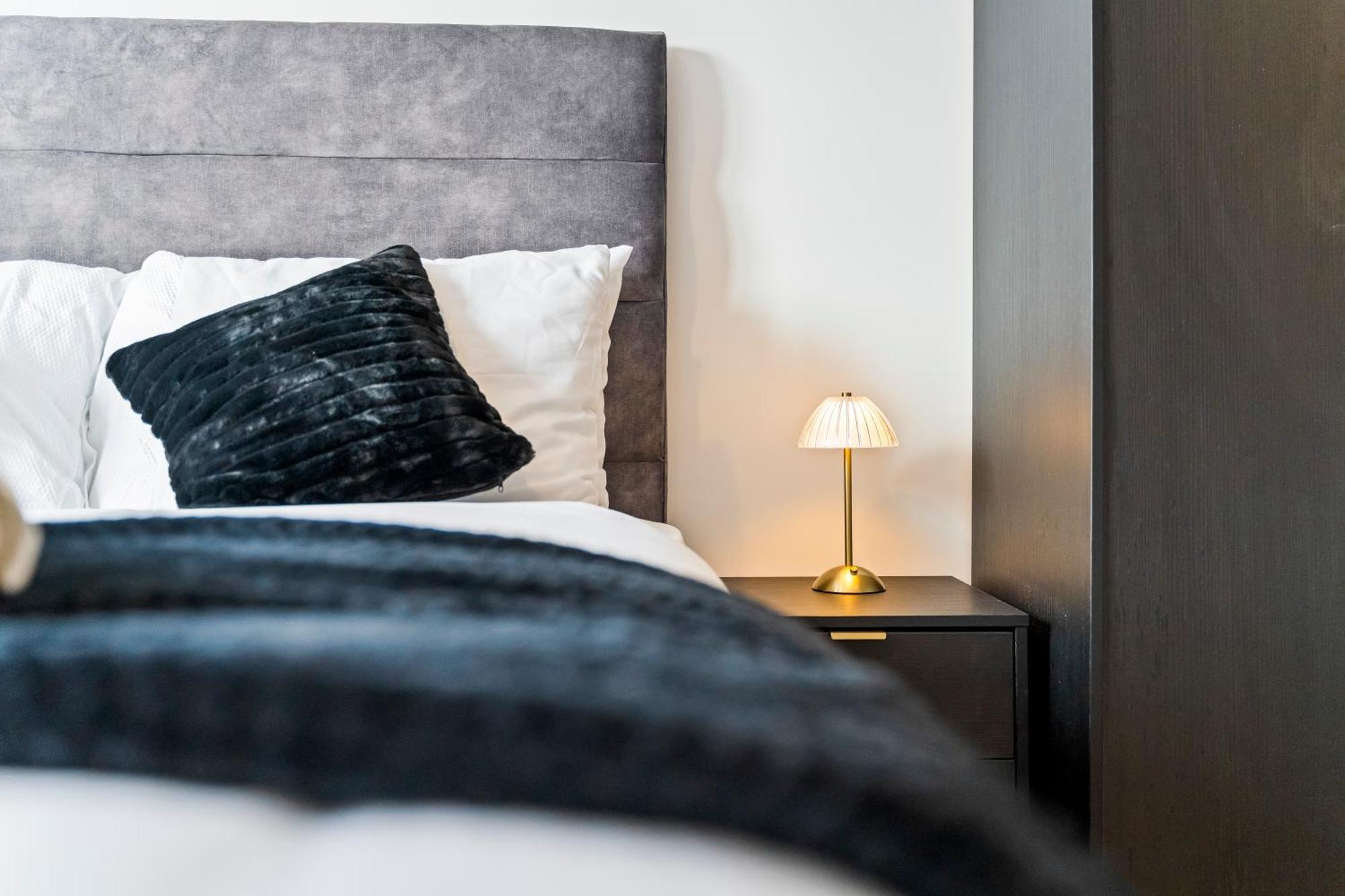Modern Cosy 1-bed, Sleeps 6, Central, Netflix *